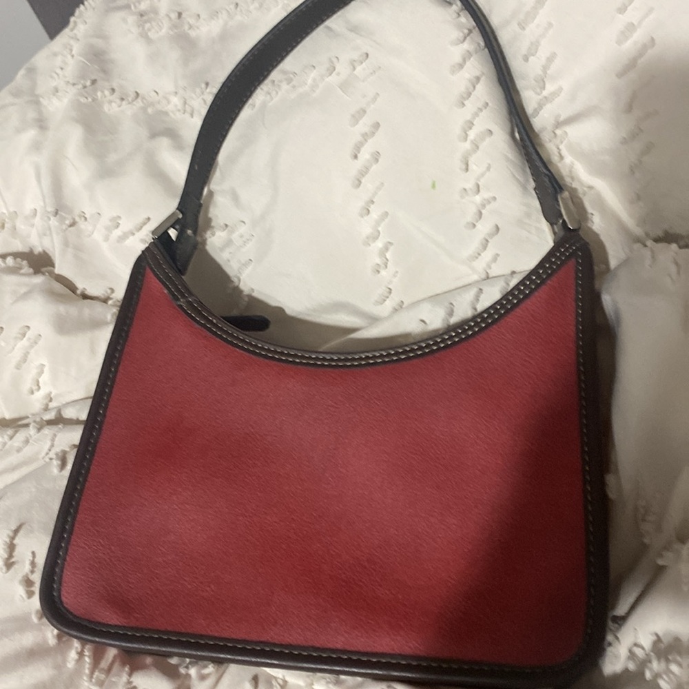 Red hand bag - Picture 2 of 3